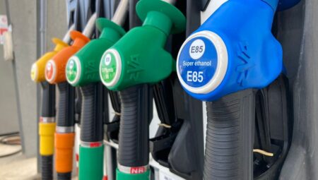 Les prix de l'essence et du gazole en baisse pour la première fois depuis 3 mois